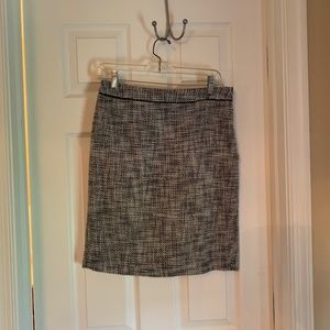Black & white tweed skirt